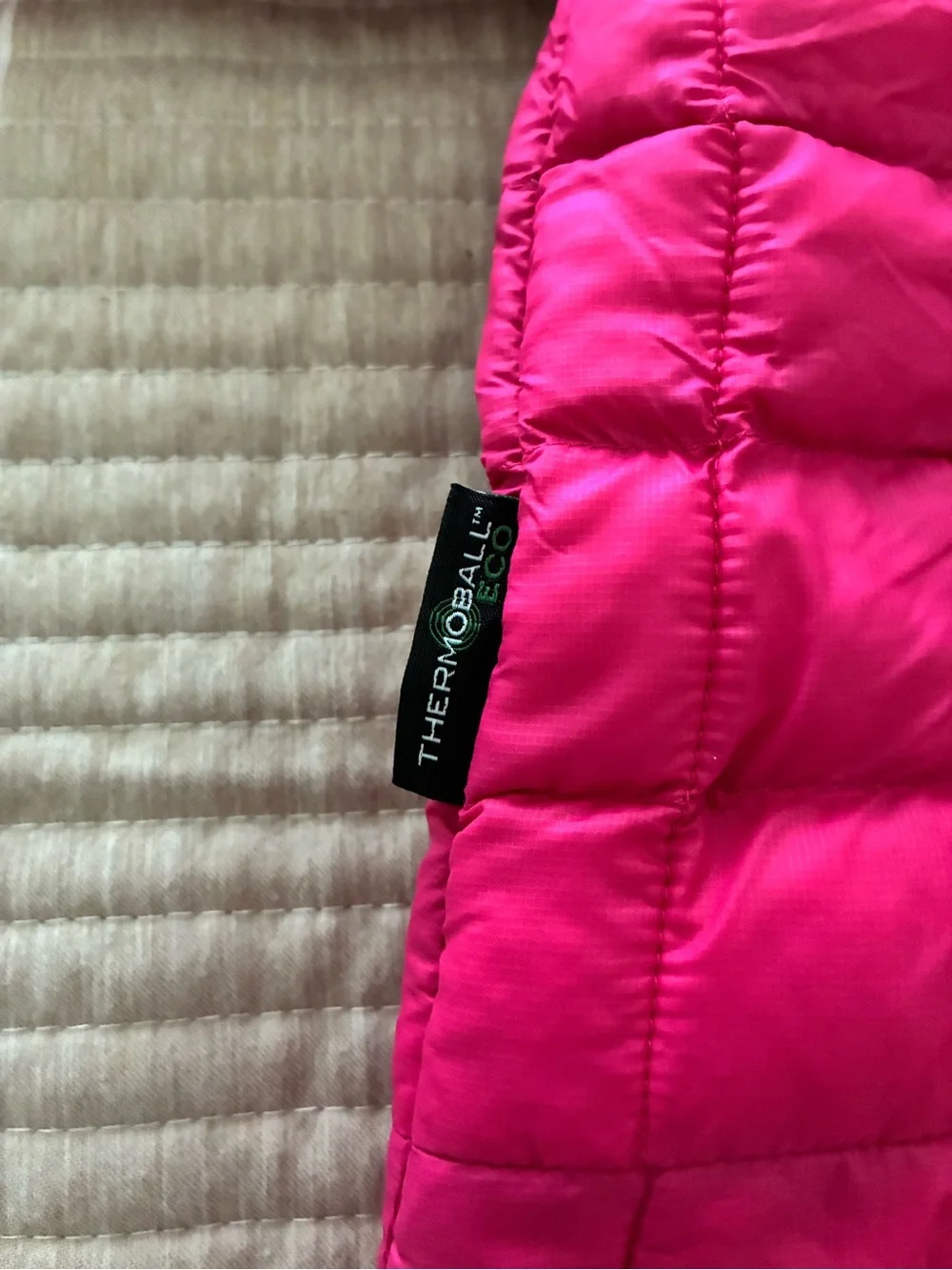 Like new THE NORTH FACE Hot Pink and Black Infant Hooded Snowsuit 3-6 months